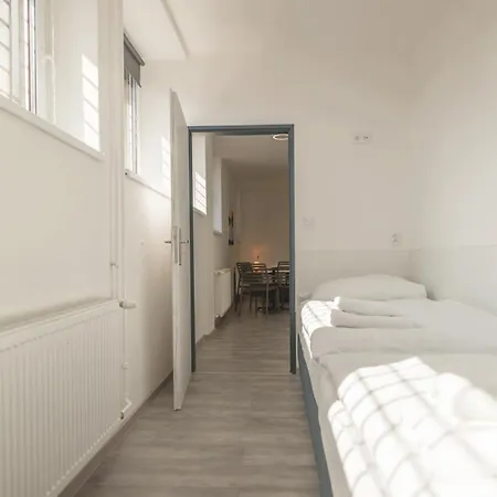 111apartments *