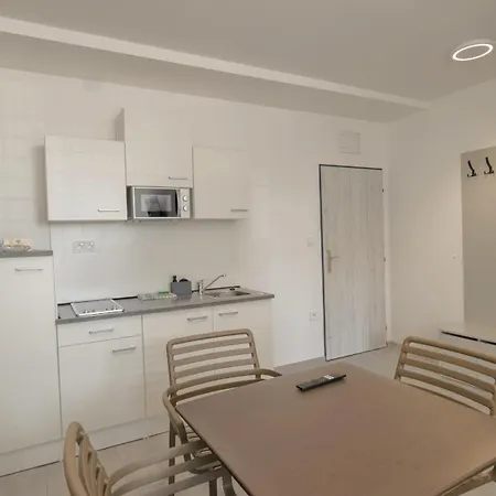 111apartments *