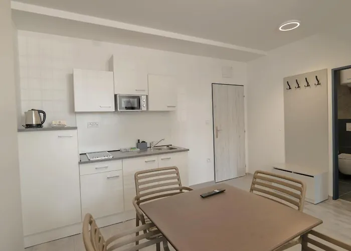 111apartments *